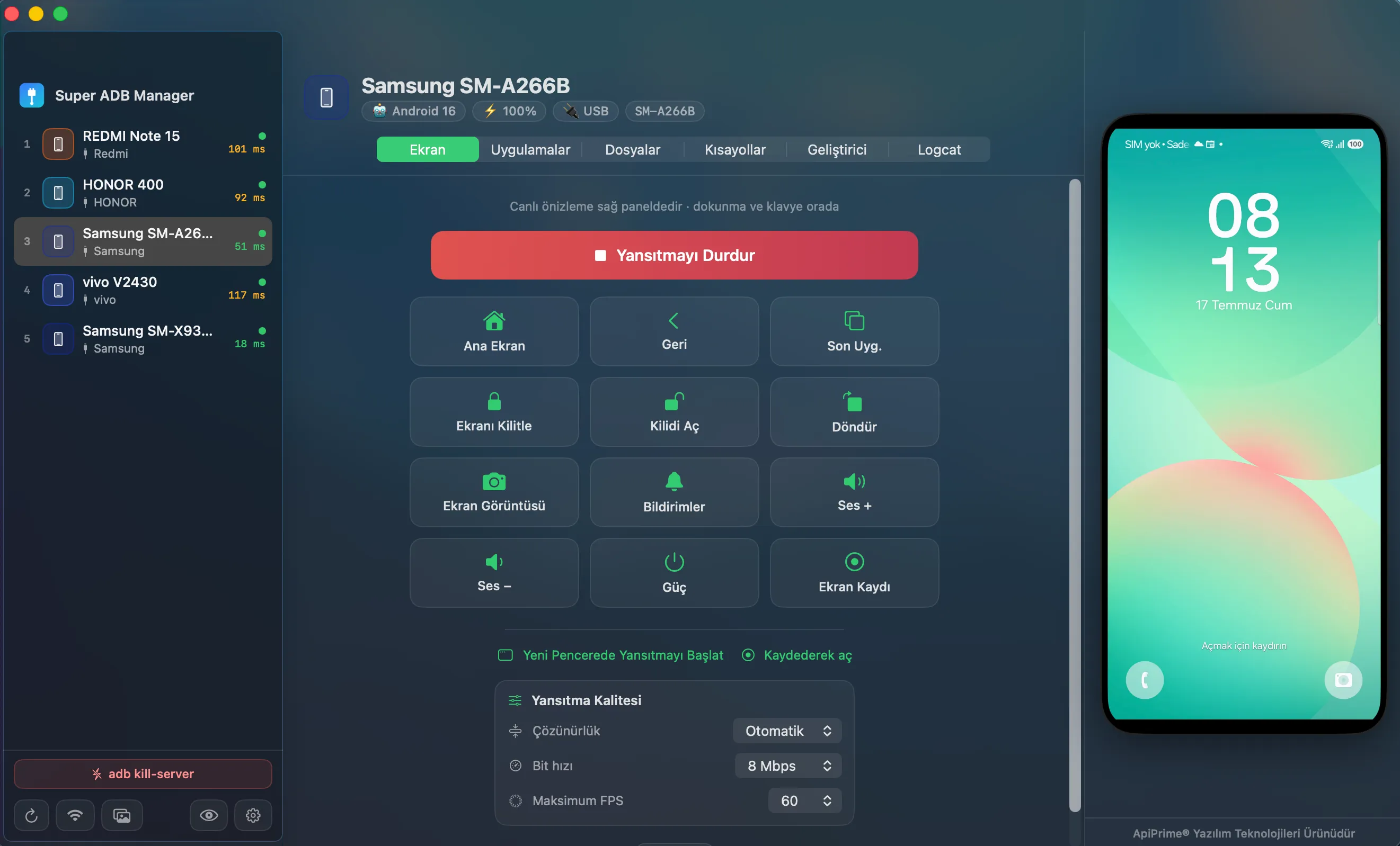 Interfaz de Super ADB Manager con los dispositivos conectados, la duplicación de pantalla y el panel de registros